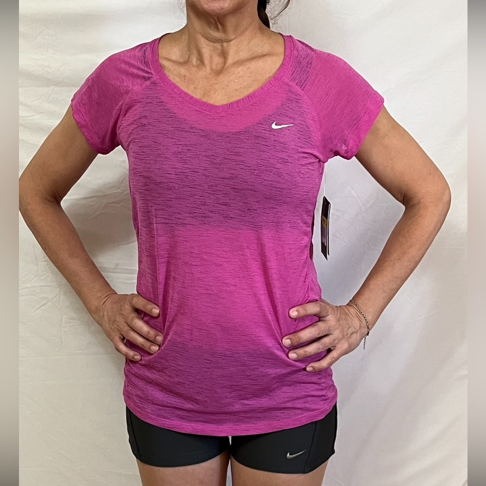 Nike Cap Tee workout shirt pink Sz Med nwt